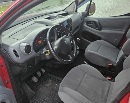 Красный Пежо Partner, объемом двигателя 1.6 л и пробегом 254 тыс. км за 4300 $, фото 5 на Automoto.ua