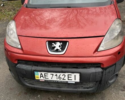Червоний Пежо Partner, об'ємом двигуна 1.6 л та пробігом 300 тис. км за 3150 $, фото 1 на Automoto.ua
