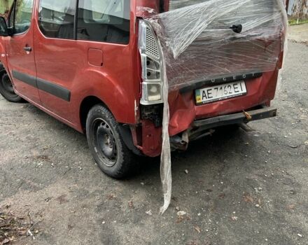 Червоний Пежо Partner, об'ємом двигуна 1.6 л та пробігом 300 тис. км за 3150 $, фото 4 на Automoto.ua