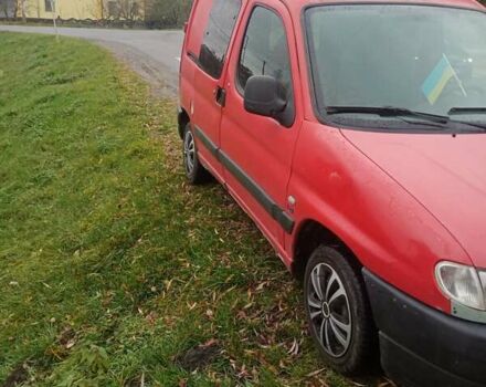 Червоний Пежо Partner, об'ємом двигуна 2 л та пробігом 394 тис. км за 2000 $, фото 7 на Automoto.ua