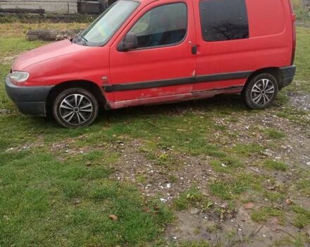 Червоний Пежо Partner, об'ємом двигуна 2 л та пробігом 394 тис. км за 2000 $, фото 1 на Automoto.ua