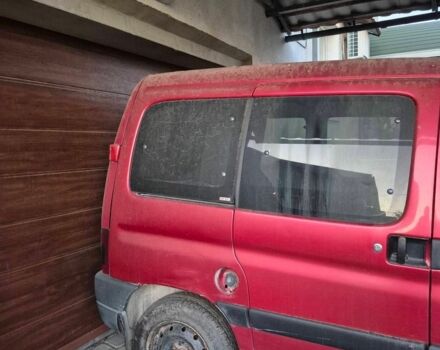 Червоний Пежо Partner, об'ємом двигуна 0 л та пробігом 290 тис. км за 2500 $, фото 1 на Automoto.ua