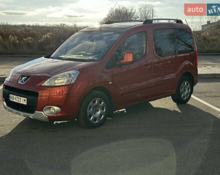 Красный Пежо Partner, объемом двигателя 1.56 л и пробегом 260 тыс. км за 8350 $, фото 8 на Automoto.ua