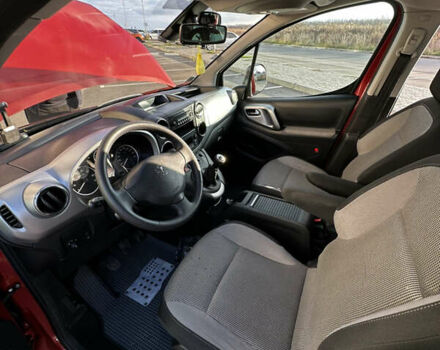 Красный Пежо Partner, объемом двигателя 1.56 л и пробегом 260 тыс. км за 8350 $, фото 11 на Automoto.ua