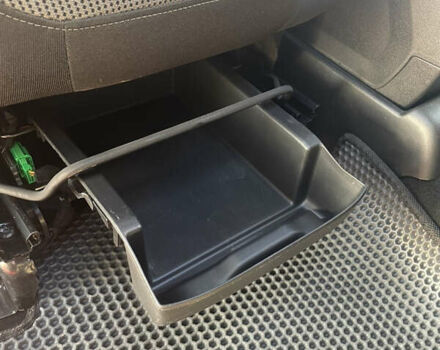 Красный Пежо Partner, объемом двигателя 1.56 л и пробегом 260 тыс. км за 8350 $, фото 17 на Automoto.ua