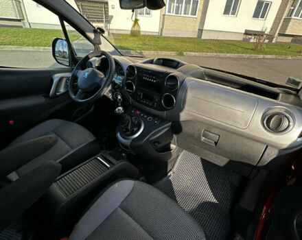 Красный Пежо Partner, объемом двигателя 1.56 л и пробегом 260 тыс. км за 8350 $, фото 10 на Automoto.ua