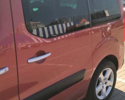 Красный Пежо Partner, объемом двигателя 1.6 л и пробегом 218 тыс. км за 7900 $, фото 2 на Automoto.ua