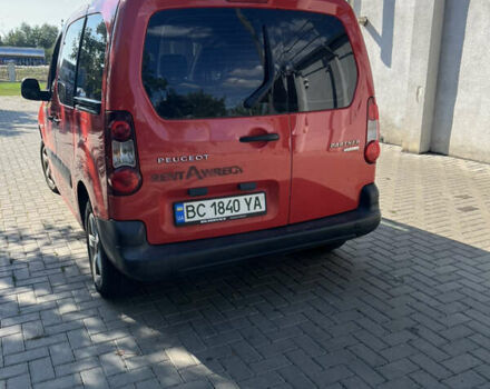 Красный Пежо Partner, объемом двигателя 0 л и пробегом 135 тыс. км за 7900 $, фото 3 на Automoto.ua