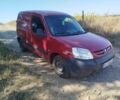 Червоний Пежо Partner, об'ємом двигуна 1.4 л та пробігом 236 тис. км за 1500 $, фото 1 на Automoto.ua