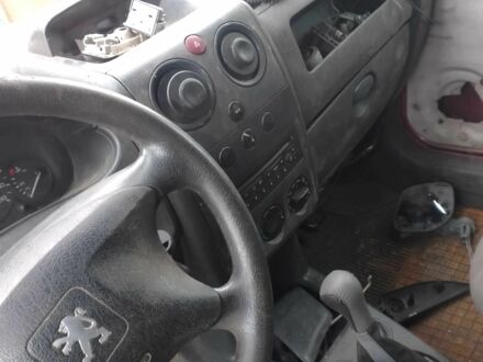 Червоний Пежо Partner, об'ємом двигуна 2 л та пробігом 490 тис. км за 1200 $, фото 1 на Automoto.ua