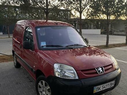 Красный Пежо Partner, объемом двигателя 2 л и пробегом 378 тыс. км за 2799 $, фото 1 на Automoto.ua
