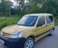 Жовтий Пежо Partner, об'ємом двигуна 1.36 л та пробігом 164 тис. км за 3800 $, фото 1 на Automoto.ua