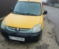 Желтый Пежо Partner, объемом двигателя 1.87 л и пробегом 565 тыс. км за 3100 $, фото 1 на Automoto.ua