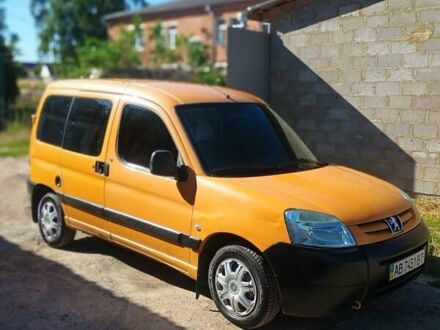 Жовтий Пежо Partner, об'ємом двигуна 1.87 л та пробігом 200 тис. км за 3730 $, фото 1 на Automoto.ua