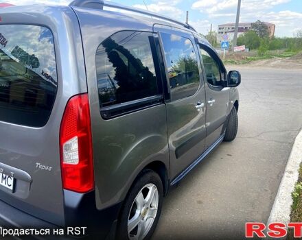 Серый Пежо Partner, объемом двигателя 1.6 л и пробегом 261 тыс. км за 7500 $, фото 4 на Automoto.ua