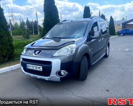 Серый Пежо Partner, объемом двигателя 1.6 л и пробегом 261 тыс. км за 7500 $, фото 1 на Automoto.ua