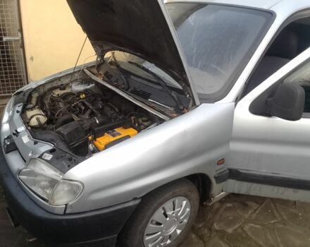 Сірий Пежо Partner, об'ємом двигуна 2 л та пробігом 1000 тис. км за 1700 $, фото 1 на Automoto.ua