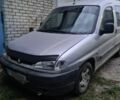 Серый Пежо Partner, объемом двигателя 2 л и пробегом 450 тыс. км за 1200 $, фото 1 на Automoto.ua