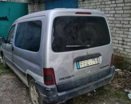 Серый Пежо Partner, объемом двигателя 2 л и пробегом 450 тыс. км за 1200 $, фото 1 на Automoto.ua