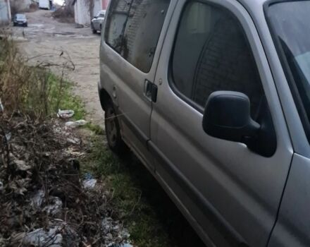 Серый Пежо Partner, объемом двигателя 2 л и пробегом 450 тыс. км за 1200 $, фото 3 на Automoto.ua