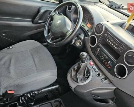 Серый Пежо Partner, объемом двигателя 1.56 л и пробегом 278 тыс. км за 4700 $, фото 7 на Automoto.ua