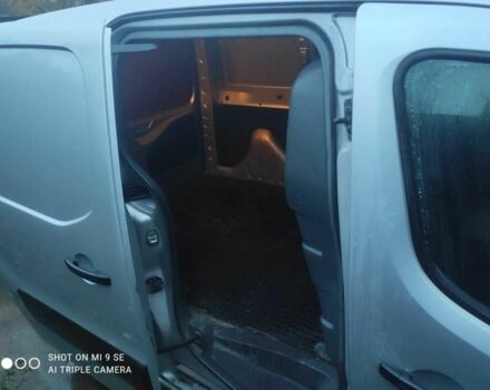 Сірий Пежо Partner, об'ємом двигуна 1.6 л та пробігом 310 тис. км за 4998 $, фото 4 на Automoto.ua