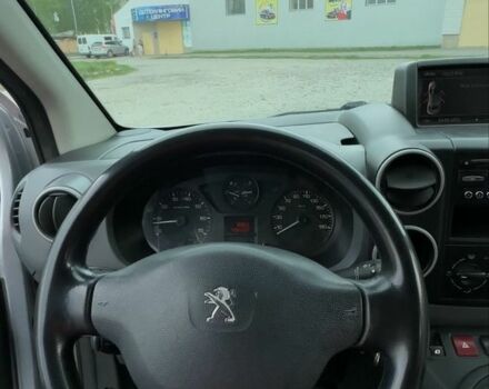 Серый Пежо Partner, объемом двигателя 1.6 л и пробегом 430 тыс. км за 4700 $, фото 7 на Automoto.ua