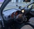 Сірий Пежо Partner, об'ємом двигуна 1.6 л та пробігом 302 тис. км за 8000 $, фото 4 на Automoto.ua