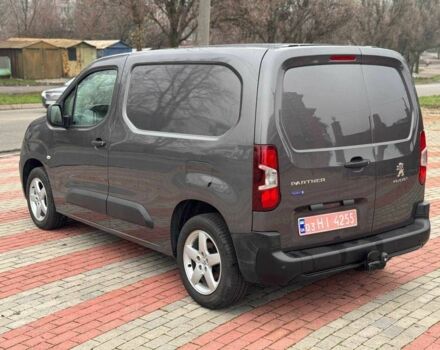 Серый Пежо Partner, объемом двигателя 1.5 л и пробегом 198 тыс. км за 13350 $, фото 5 на Automoto.ua