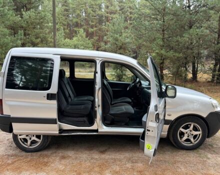 Серый Пежо Partner, объемом двигателя 2 л и пробегом 225 тыс. км за 3450 $, фото 9 на Automoto.ua