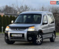 Серый Пежо Partner, объемом двигателя 1.6 л и пробегом 211 тыс. км за 3850 $, фото 1 на Automoto.ua