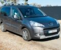 Серый Пежо Partner, объемом двигателя 1.6 л и пробегом 322 тыс. км за 8500 $, фото 1 на Automoto.ua
