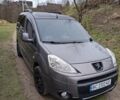 Серый Пежо Partner, объемом двигателя 1.6 л и пробегом 273 тыс. км за 7400 $, фото 1 на Automoto.ua