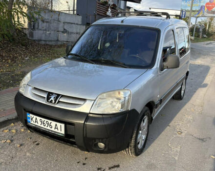 Серый Пежо Partner, объемом двигателя 1.56 л и пробегом 229 тыс. км за 4800 $, фото 1 на Automoto.ua