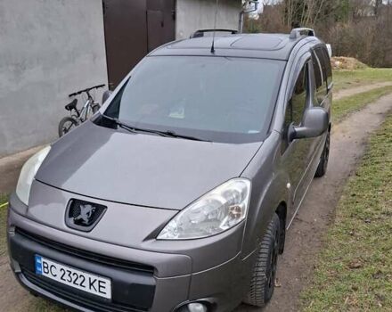 Серый Пежо Partner, объемом двигателя 1.6 л и пробегом 273 тыс. км за 7400 $, фото 1 на Automoto.ua