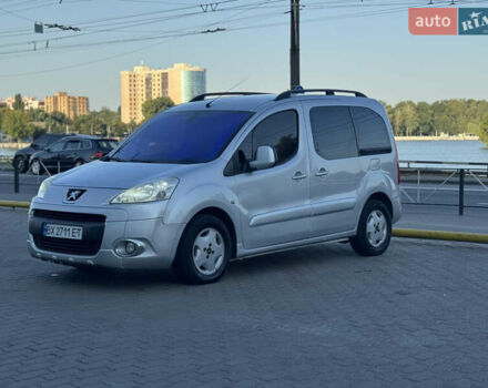 Серый Пежо Partner, объемом двигателя 1.56 л и пробегом 265 тыс. км за 6450 $, фото 25 на Automoto.ua