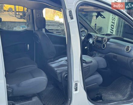 Серый Пежо Partner, объемом двигателя 1.56 л и пробегом 265 тыс. км за 6450 $, фото 63 на Automoto.ua