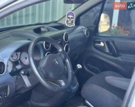 Серый Пежо Partner, объемом двигателя 1.56 л и пробегом 265 тыс. км за 6450 $, фото 60 на Automoto.ua
