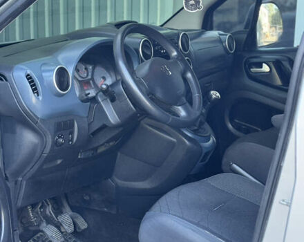 Серый Пежо Partner, объемом двигателя 1.56 л и пробегом 265 тыс. км за 6450 $, фото 68 на Automoto.ua