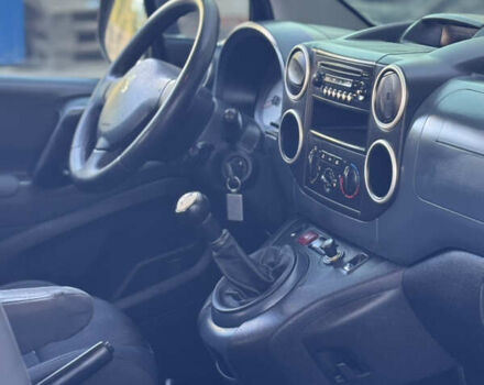 Серый Пежо Partner, объемом двигателя 1.56 л и пробегом 265 тыс. км за 6450 $, фото 52 на Automoto.ua