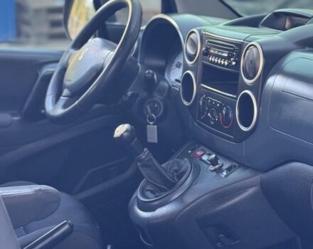 Серый Пежо Partner, объемом двигателя 1.6 л и пробегом 146 тыс. км за 2500 $, фото 4 на Automoto.ua