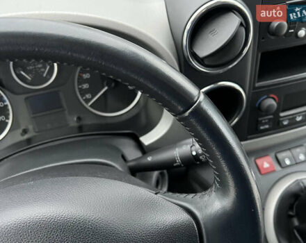 Серый Пежо Partner, объемом двигателя 1.6 л и пробегом 228 тыс. км за 7950 $, фото 60 на Automoto.ua