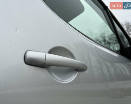 Серый Пежо Partner, объемом двигателя 1.6 л и пробегом 228 тыс. км за 7950 $, фото 44 на Automoto.ua