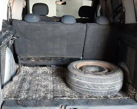 Сірий Пежо Partner, об'ємом двигуна 1.56 л та пробігом 383 тис. км за 5000 $, фото 14 на Automoto.ua