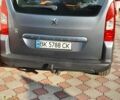 Серый Пежо Partner, объемом двигателя 1.56 л и пробегом 188 тыс. км за 6999 $, фото 5 на Automoto.ua