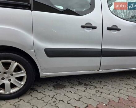 Серый Пежо Partner, объемом двигателя 1.56 л и пробегом 174 тыс. км за 8000 $, фото 9 на Automoto.ua