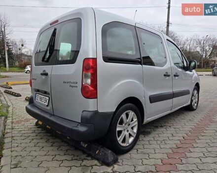 Серый Пежо Partner, объемом двигателя 1.56 л и пробегом 174 тыс. км за 8000 $, фото 10 на Automoto.ua