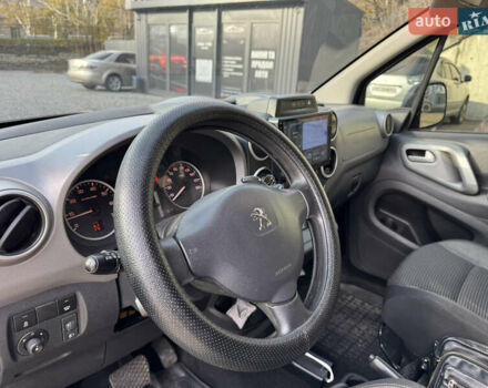 Серый Пежо Partner, объемом двигателя 1.56 л и пробегом 213 тыс. км за 12500 $, фото 8 на Automoto.ua
