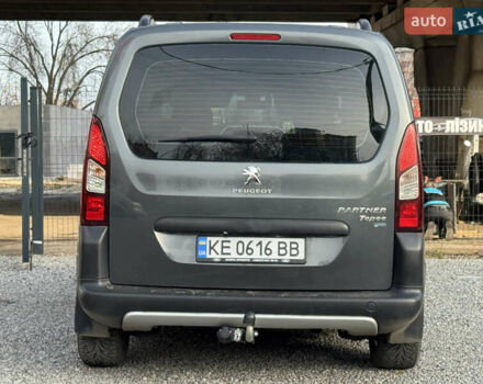 Серый Пежо Partner, объемом двигателя 1.56 л и пробегом 213 тыс. км за 12500 $, фото 3 на Automoto.ua