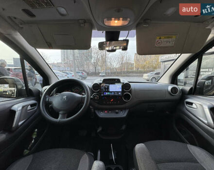 Серый Пежо Partner, объемом двигателя 1.56 л и пробегом 213 тыс. км за 12500 $, фото 13 на Automoto.ua